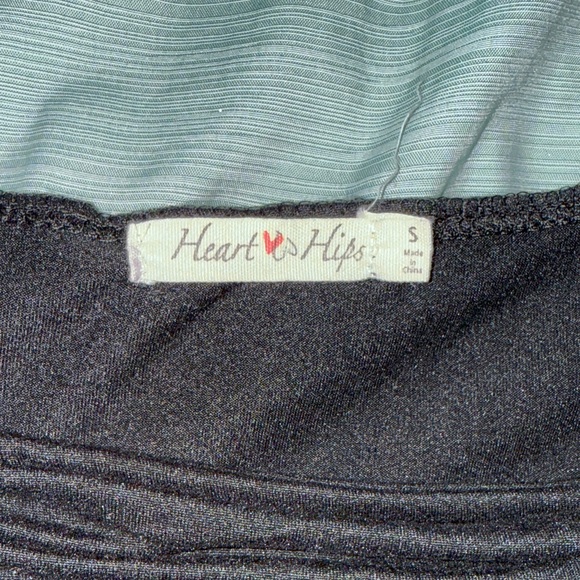 New York & Company Black Puff Sleeve Crop Top - Picture 2 of 3